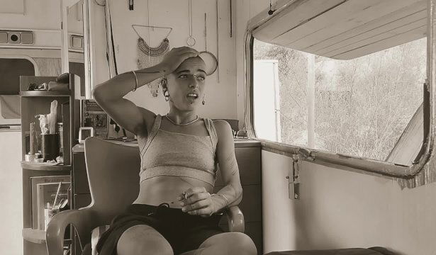 ICAZZIMIEI6 VERSIONE VAGINA! Cinque fighe, troppi capelli, tentata follia e ricordi divaganti.