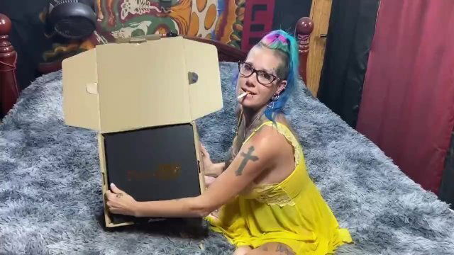 Chassidy Lynn, 25,000 subscribers, SMOKING MILF, Thank