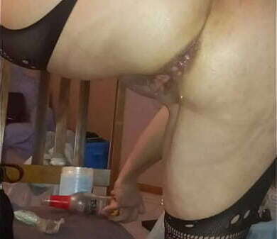 Velvet rain masterbates gets fucked with huge toys squirts intensely... Kinky