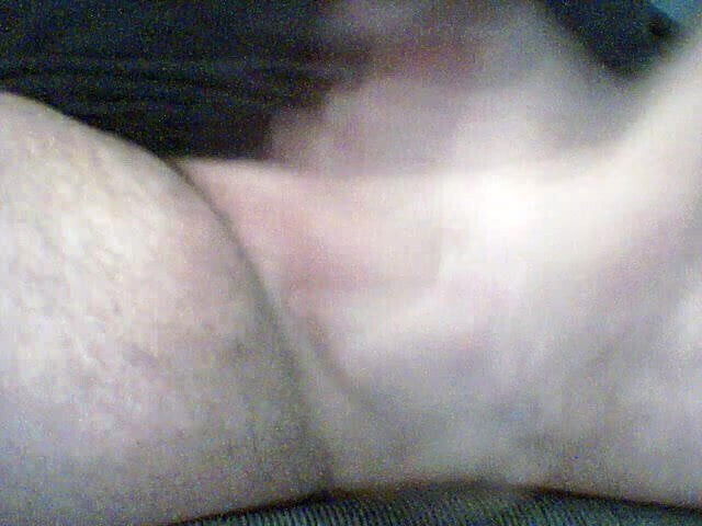 make me cum ....i love milfs....