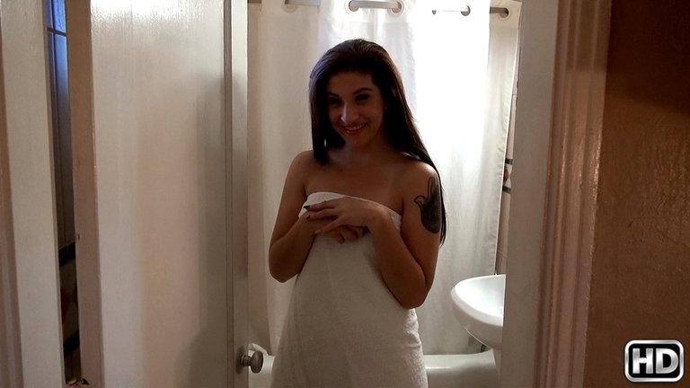 Anubis & Mia Faith in What a mouthful - StreetBlowJobs