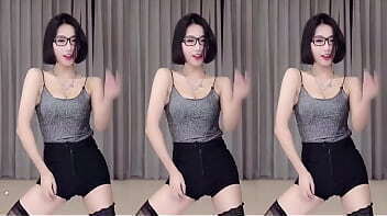 斗鱼 小深深儿 性感的吊带小锁子甲 诱惑热舞