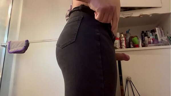 teen with bubble butt