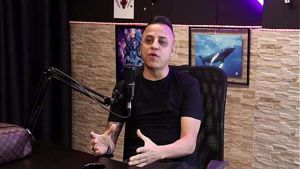 Freddy contando pouco sobre Dogging