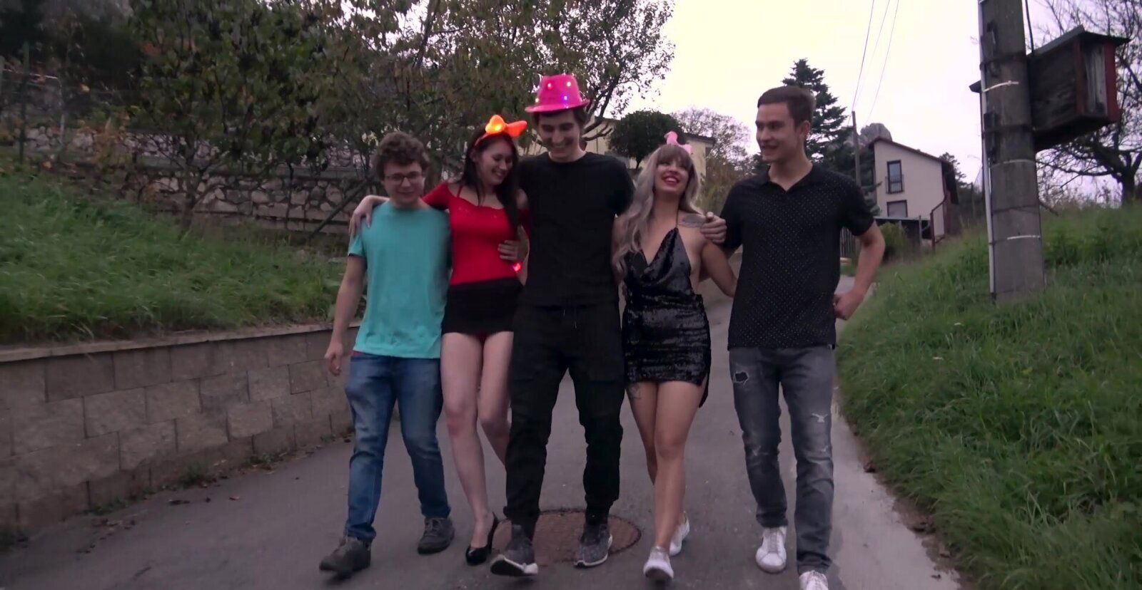 Anetta other girls having group with some bisexual guys