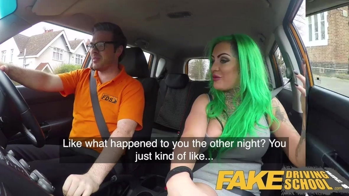 Provocative bitch Phoenix Madina passed driving after quick shag