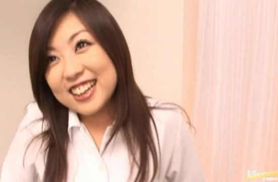 Yura Aikawa having while giving boss good blowjob