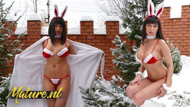 MILF Sharon With Early Christmas Present You!