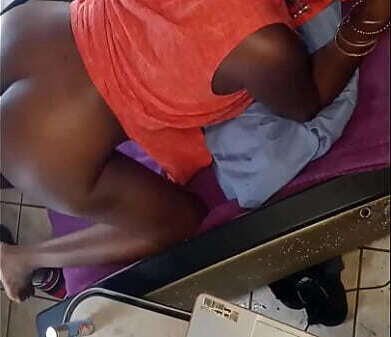 Stroking Pussy Ebony Milf Chair mOre