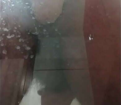 Grosso dildo culo doccia