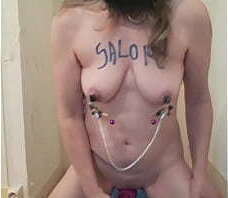 Esclave F autoseance masturbation et pinces &agrave_ grelots 27 12 2022