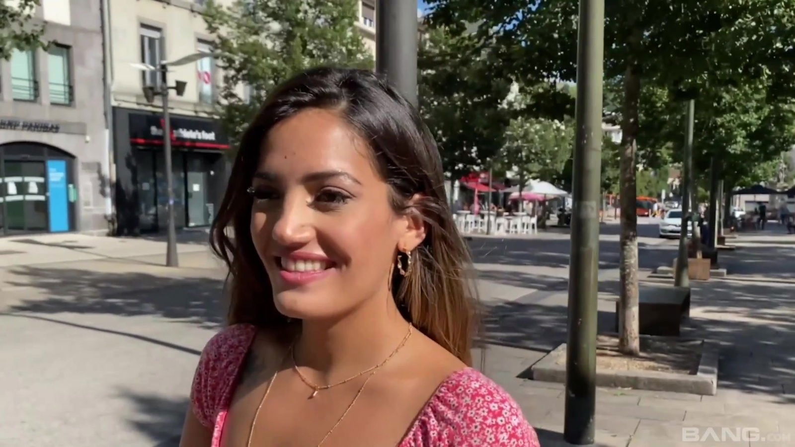 Bubble butt girlfriend Penelope Cross loves having threesomes