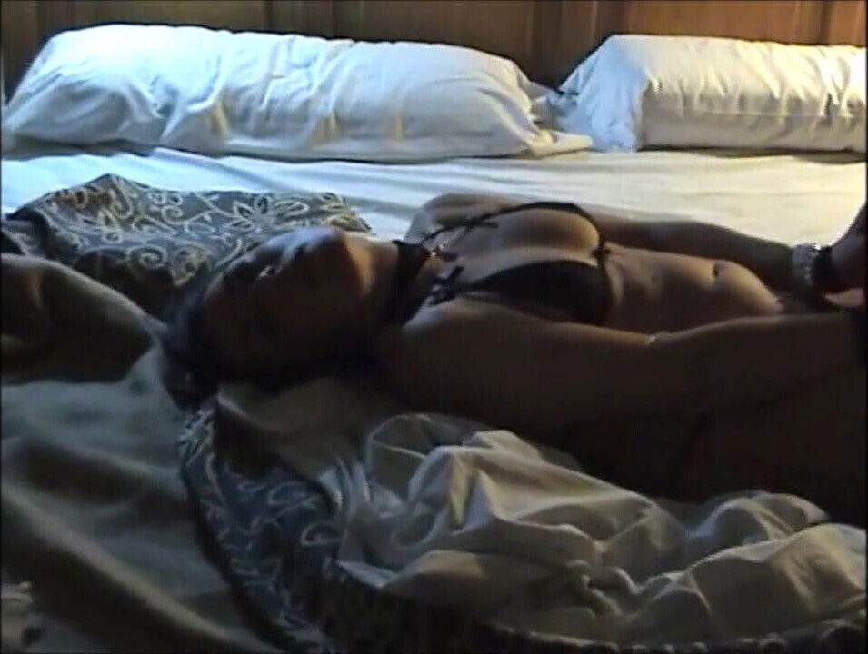 Alexia se masturba (3)