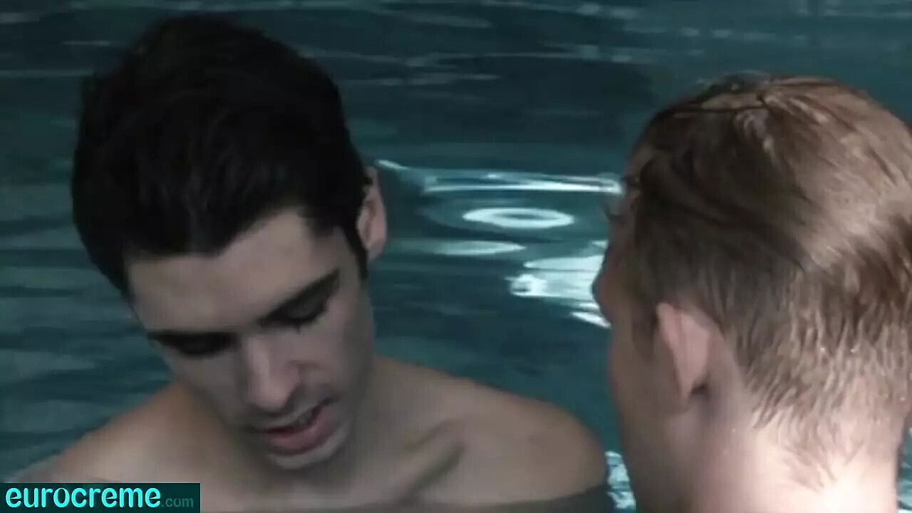 Eurocreme.com Underwater Cumshot