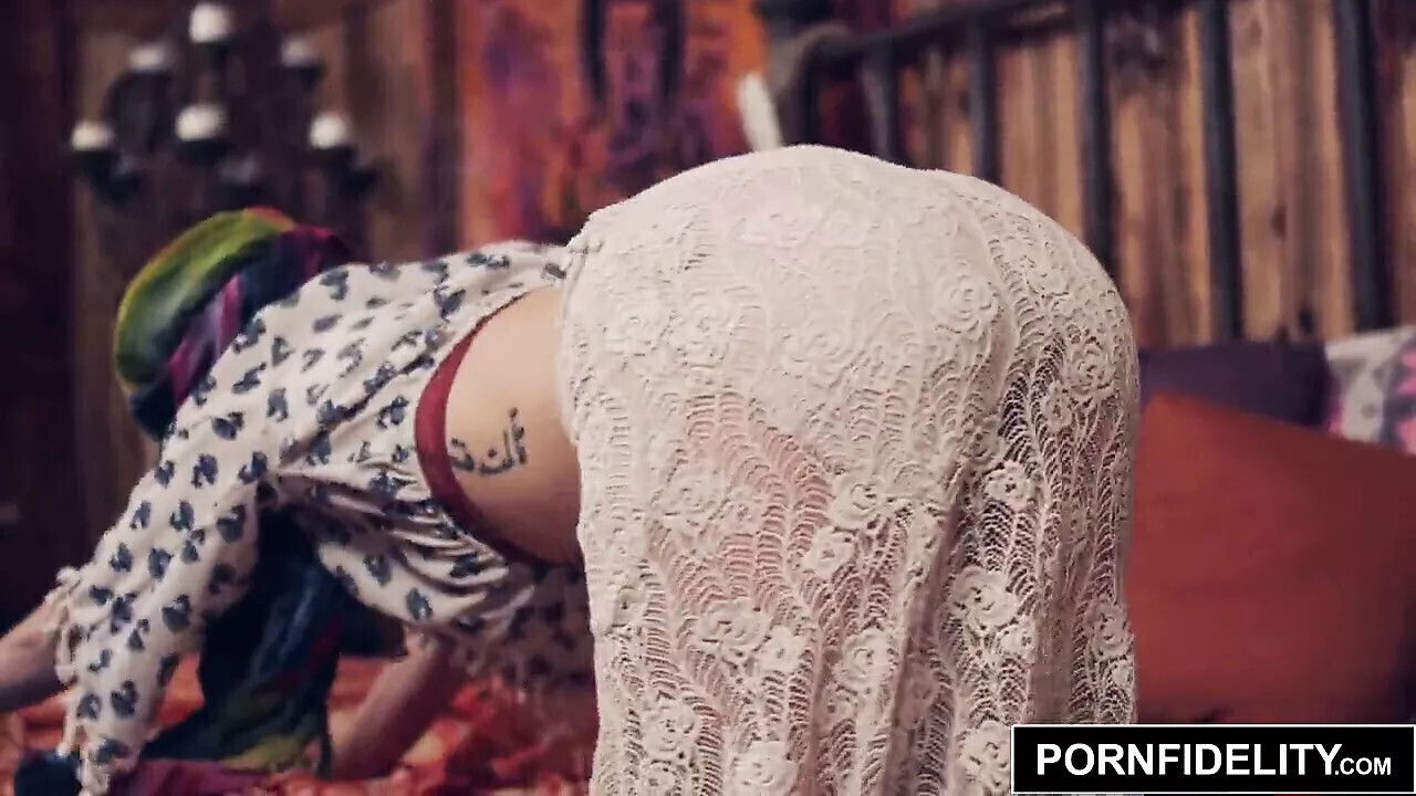 PORNFIDELIT Flexible Yoga Freak Faye Loves