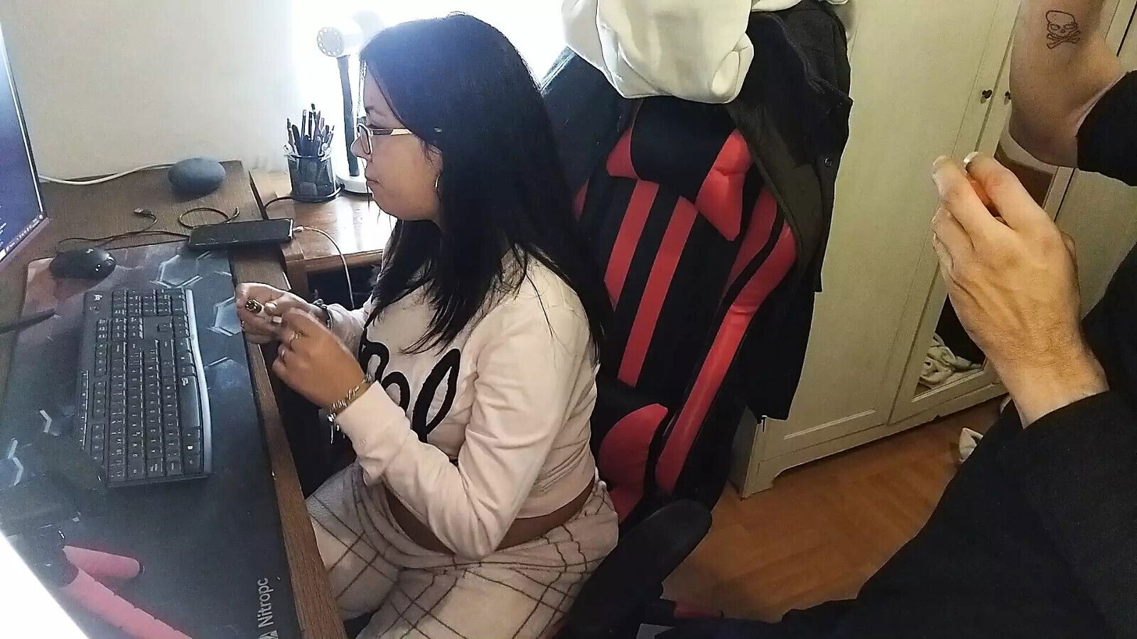 WEBCAMER SUCKING USER