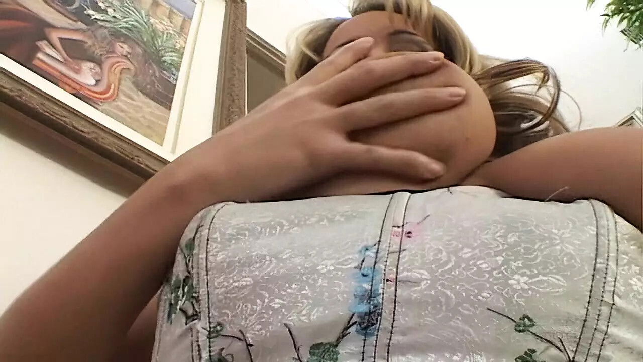 Mega natuerlichen Melonen Titten wackeln