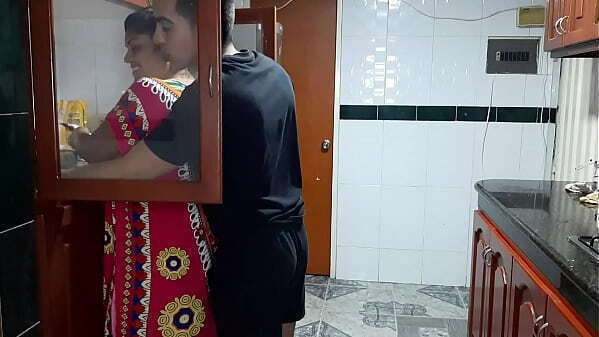 Seduzco madrastra cocina para chupe polla