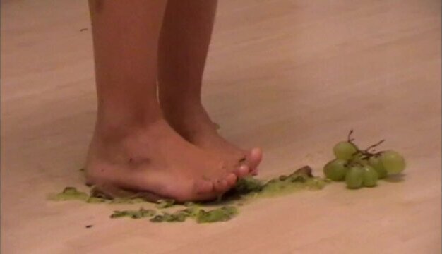 crushing femdom jina