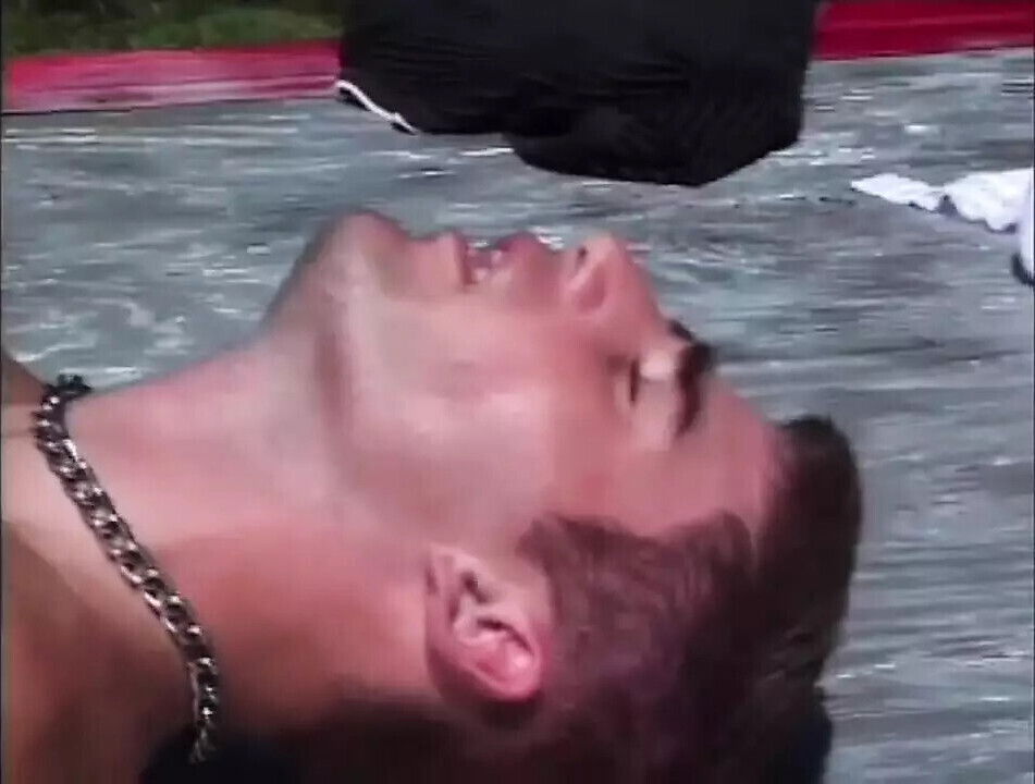 Cavalcata all'aperto cheerleader