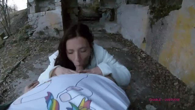 Je me fais baiser dans les bois