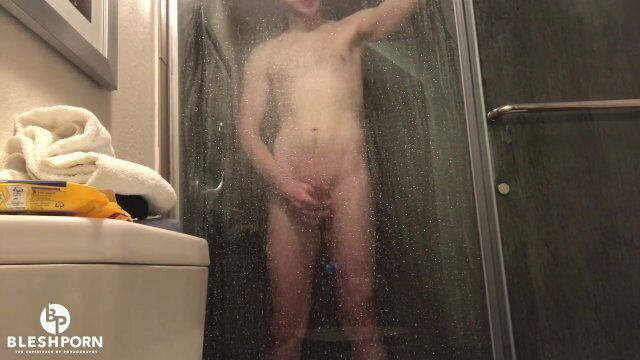 shower cumshot with JULIAN Dusche Abspritzen JULIAN