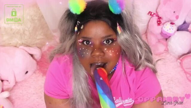 oppaibby Chubby Bimbo Gives Candy Blowjob