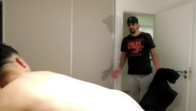 MI VIEJO FUE A COMPRAR Y PODEMOS FOLLAR CON MI MADRASTRA, PARTE 1