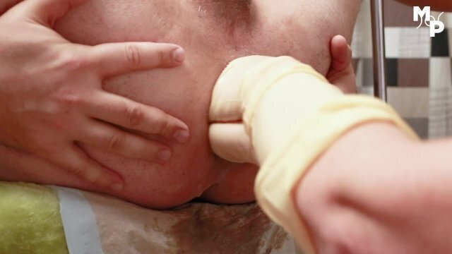 Beste Freundin gibt Doppelanalfisting spielt meiner Rosenknospe