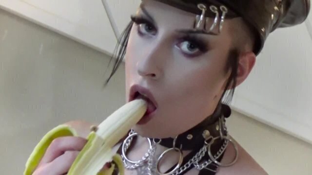 Latex Dominatrix Sucks Tramples Banana Milk Rebelle