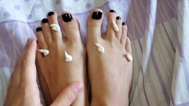 Questa crema sembra sborra calda piedini!