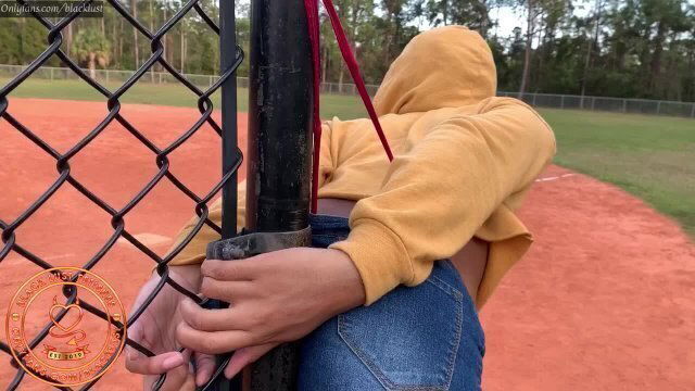 Home Base Hanging Wedgie 