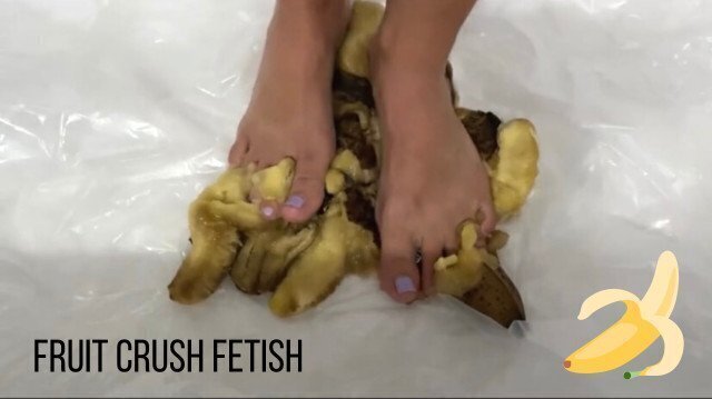 Fruit Crush Fetish Smashing Bananas with Feet Soles Toes