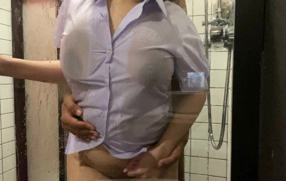 นักเรียนม.ปลาย โดนเย็ดคาชุดในห้องน้ำ เสียงไทย - noobeebee