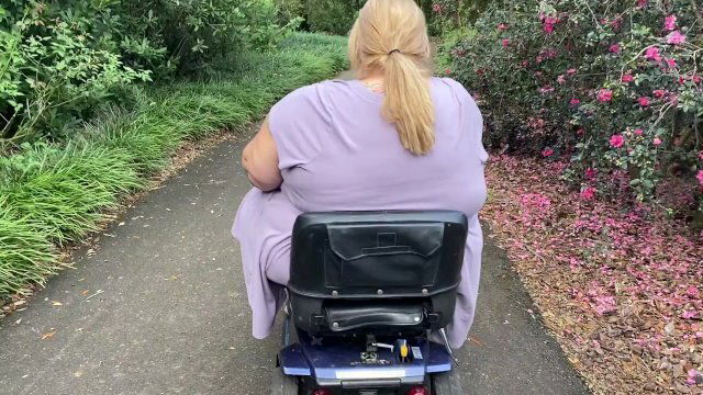 SSBBW Mobility Scooter Struggle - Too Fat!