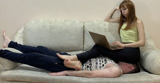 Kira In Black Leggings - Fullweight Ignored Facesitting Long Time