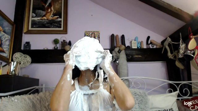 love pies face over body!