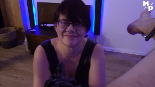 Geiles Femdomfisting So dehne ich seine Arschfotze und ficke sie mit meiner Hand