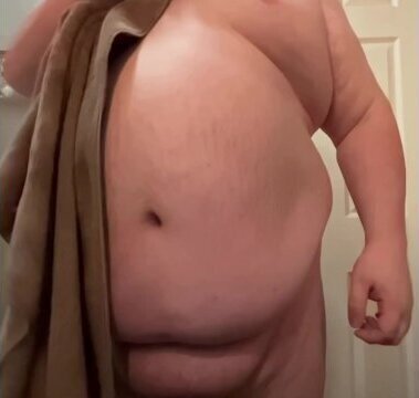 Shower Chub (slow-mo)