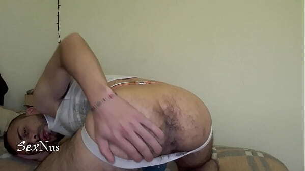 Mostrando culo caliente para