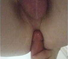 dando com pau babando e gozando