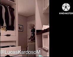 FUMANDO BECK COM MEU AMIGO H&Eacute_TERO E ACABOU COM MEU RABO CHEIO DE LEITE