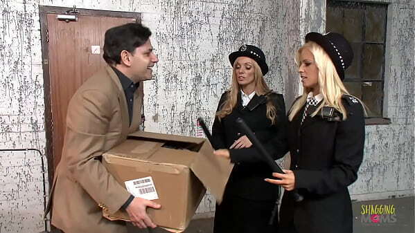 Naughty bribes sexy cops with delicious dick