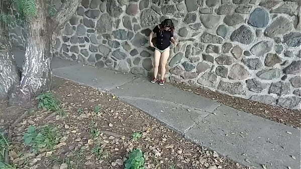 Andy mostrando culo calle parte