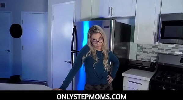OnlyStepMoms -Hot with Ashley fires Stepmom