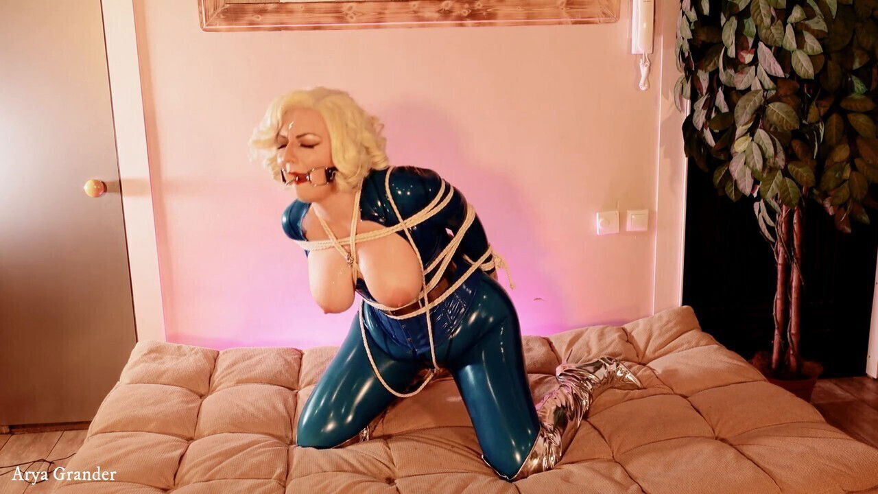 Subgirl, light-haired,