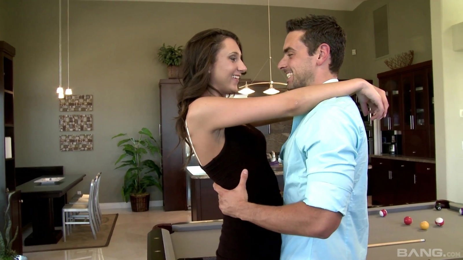 Shaved pussy housewife Lina Cole moans with pleasure during