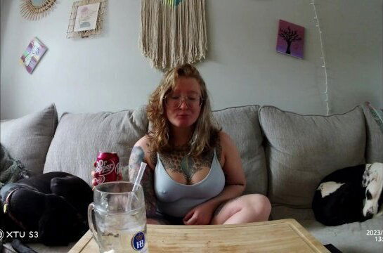 Redhead eats breakfast w/an audience