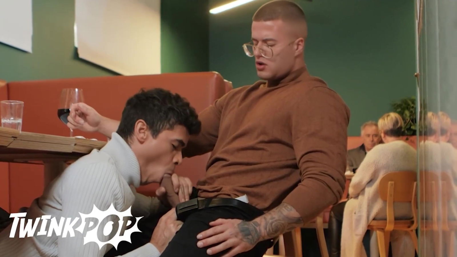 Ashton Summers And Clark Delgaty In Gives A Blowjob Under The Table At The Restaurant