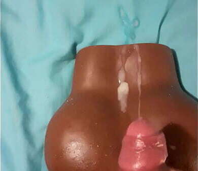 caresser baiser jouet &eacute_jaculer dessus